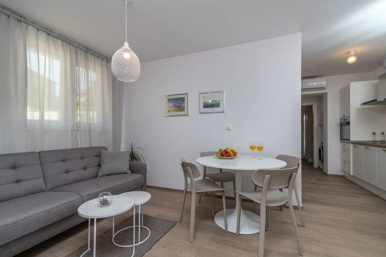 Apartments Flora Trogir