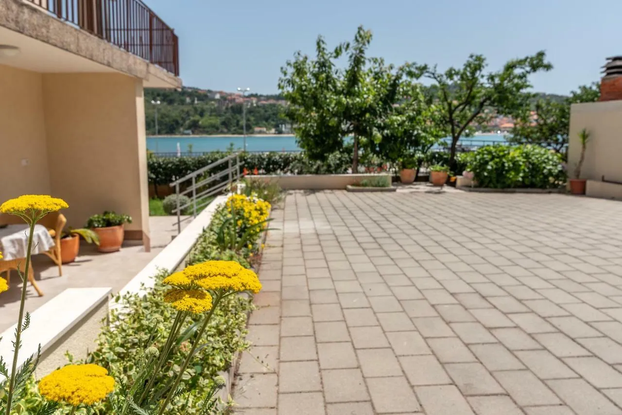 Apartments Flora Trogir Croatia